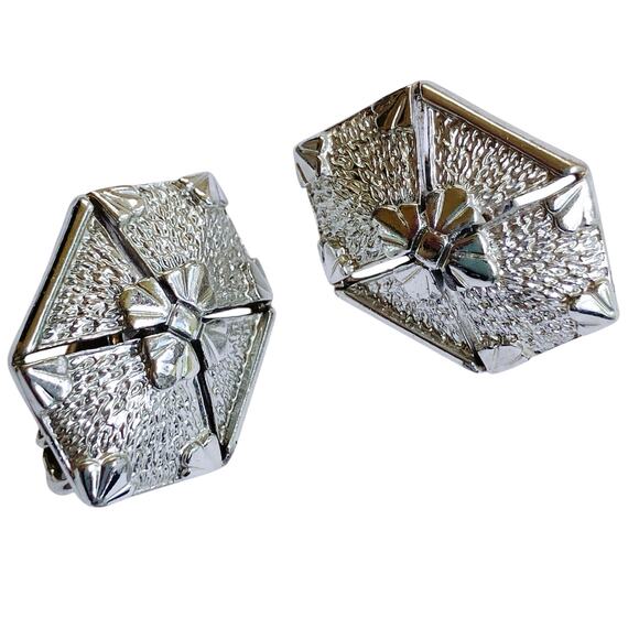 Vintage Coro Silver Tone Clip On Earrings Mid Century Geometric Starburst Design - Picture 1 of 9